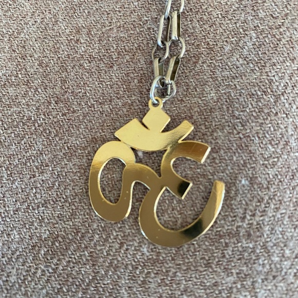 OM Charm 18k Gold Plated with Silver Tone Chain - Picture 5 of 6